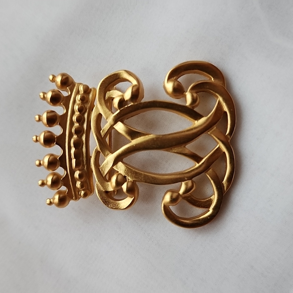 ELEGANT PRE-OWNED ANNE KLEIN CROWN 👑 PIN